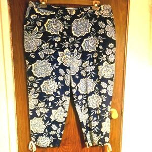 NWOT Tommy Hilfiger Capris